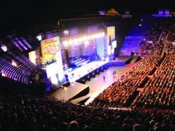 All'Arena di Verona da Arisa a Ron per la finale del Festival Show All'Arena di Verona da Arisa a Ron per la finale del Festival Show